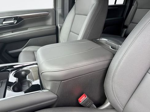 New 2026 Chevrolet Suburban LT w/ Comfort Package image 21