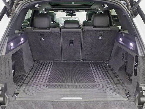 Used 2023 Land Rover Range Rover SE image 40