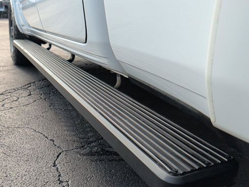 Used 2020 RAM 1500 Laramie AWD/4WD image 33