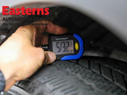 Used 2023 Toyota Highlander LE image 28