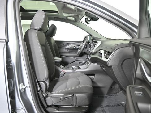 Used 2023 GMC Terrain SLE w/ Driver Convenience Package image 13