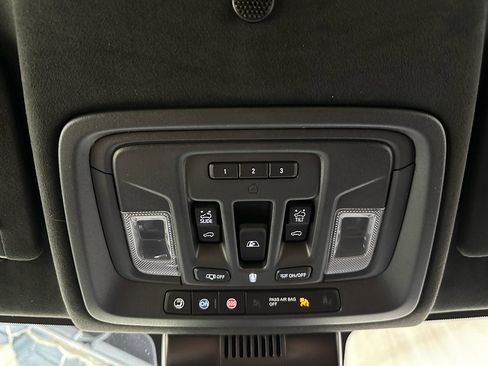 Used 2025 GMC Sierra 2500 Denali Ultimate AWD/4WD image 42