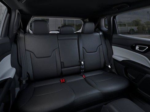 New 2026 Jeep Compass Limited AWD/4WD image 18
