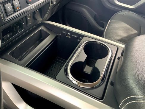 Used 2018 Nissan Titan PRO-4X w/ Pro-4x Utility Package image 16