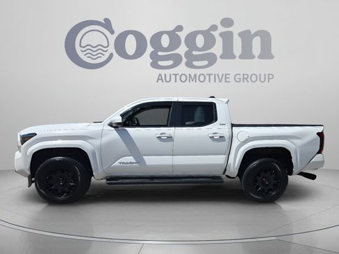 Used 2024 Toyota Tacoma SR5 RWD image 2