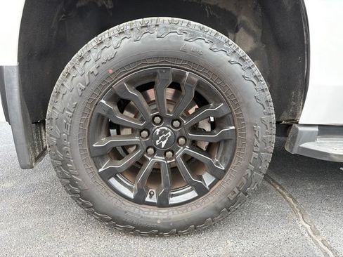 Used 2016 Chevrolet Tahoe LT w/ Luxury Package AWD/4WD image 9