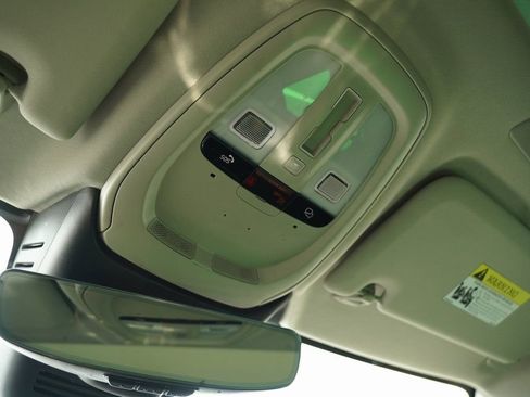 Used 2024 Volvo V60 B5 Cross Country Plus image 17