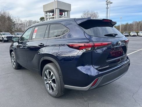 New 2026 Toyota Highlander XLE image 9
