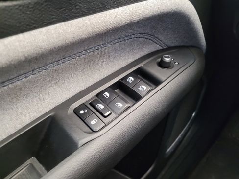 Used 2024 Jeep Compass Latitude image 27