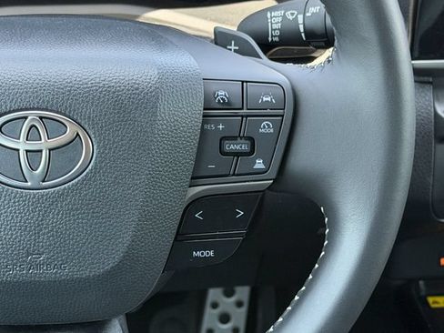 Used 2026 Toyota Camry SE FWD image 15