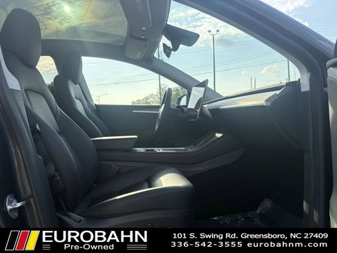 Used 2024 Tesla Model Y Long Range AWD/4WD image 14