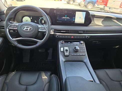 Used 2024 Hyundai Palisade Limited FWD image 8