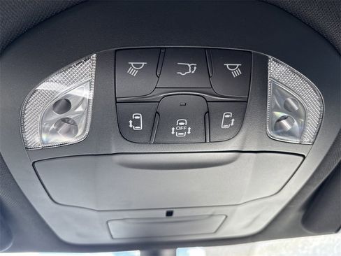 New 2026 Chrysler Pacifica Select w/ S Appearance Package image 33
