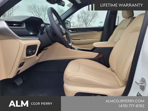 New 2025 Jeep Grand Cherokee L Limited AWD/4WD image 5