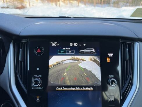 Used 2023 Subaru Outback Premium image 11