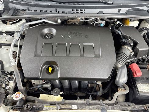 Used 2017 Toyota Corolla LE w/ Carpet Mat Package (TMS) FWD image 28