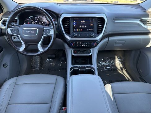Used 2020 GMC Acadia SLT w/ Driver Alert Package II image 2
