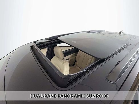 Used 2023 Jeep Grand Cherokee L Limited w/ Luxury Tech Group II image 4