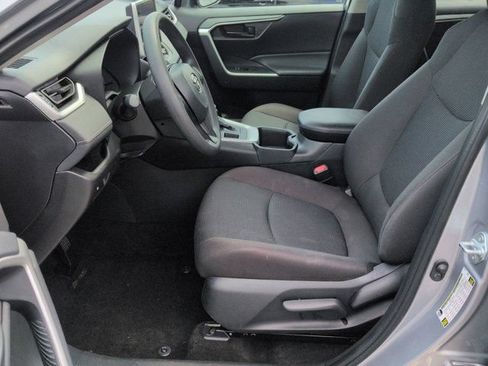 Used 2025 Toyota RAV4 LE AWD/4WD image 8