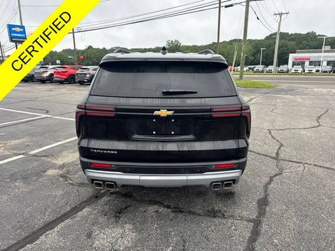 Used 2026 Chevrolet Traverse LT w/ Driver Confidence Package FWD image 6