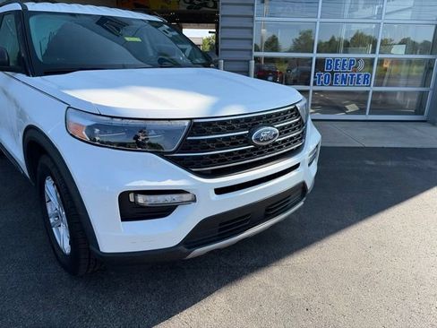 Used 2022 Ford Explorer XLT w/ Equipment Group 202A RWD image 5