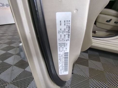 Used 2013 Chrysler Town & Country Touring FWD image 45