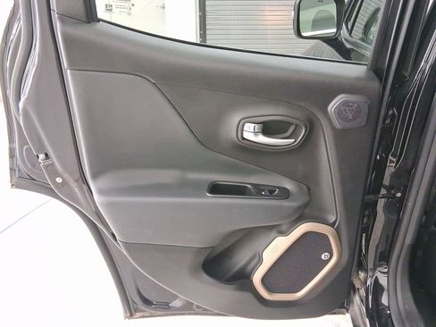 Used 2016 Jeep Renegade 75th Anniversary image 28