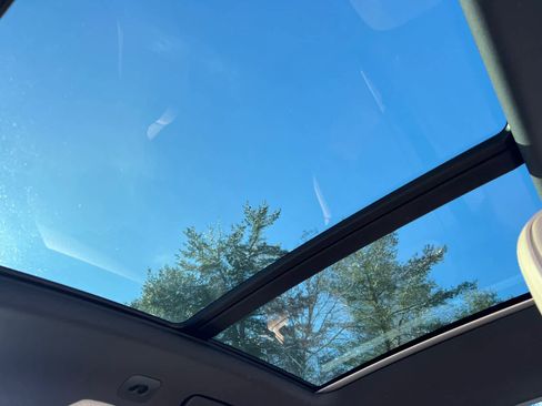 Used 2025 Porsche Macan image 29