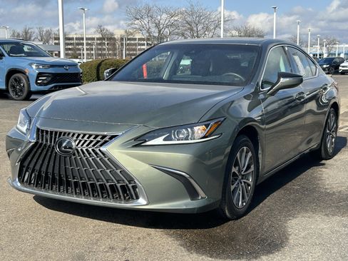 Used 2023 Lexus ES 350 w/ Accessory Package (Z2) image 3