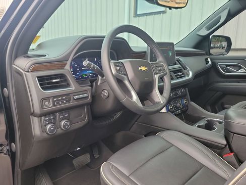 Used 2023 Chevrolet Tahoe Premier w/ Premium Package 2 AWD/4WD image 21