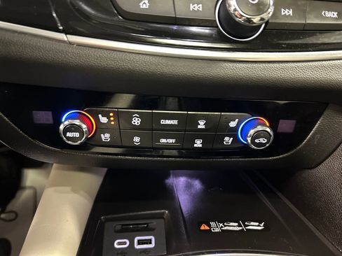 Used 2023 Buick Enclave Avenir w/ Avenir Technology Package AWD/4WD image 19
