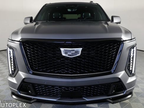 Used 2026 Cadillac Escalade V w/ LPO, Onyx Lite Package image 2