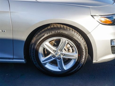 Used 2022 Chevrolet Malibu LT image 9