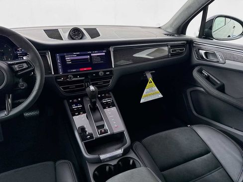 New 2025 Porsche Macan GTS image 19