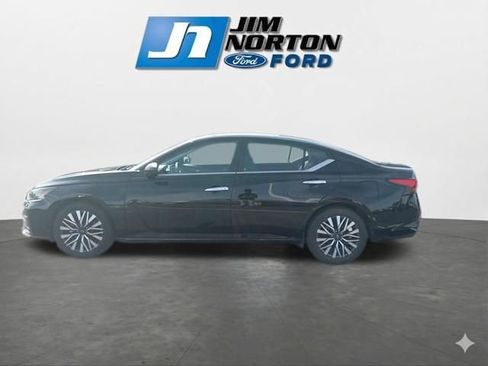 Used 2025 Nissan Altima 2.5 SV image 6