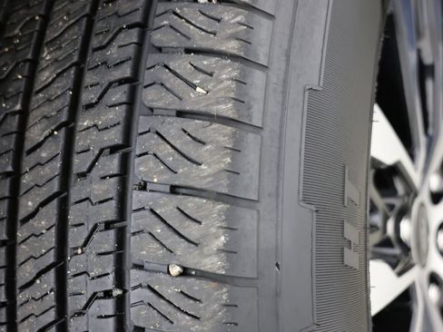 Used 2025 Ford Expedition Platinum AWD/4WD image 16