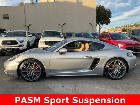 Used 2017 Porsche 718 Cayman S image 5