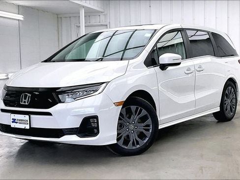 Certified 2025 Honda Odyssey Touring image 2