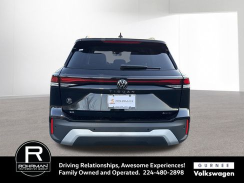 New 2026 Volkswagen Tiguan SE image 9