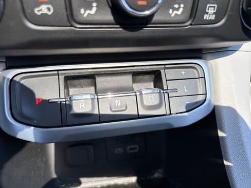Used 2021 GMC Acadia SLT w/ Trailering Package FWD image 26