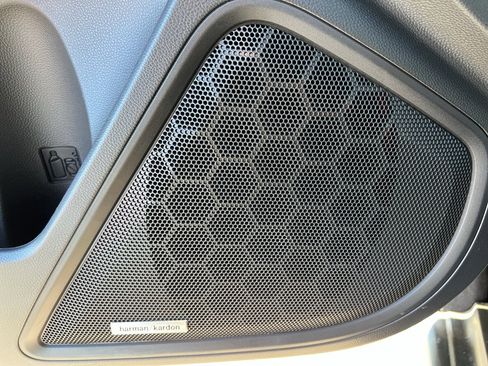 Certified 2025 Subaru Outback Limited image 25