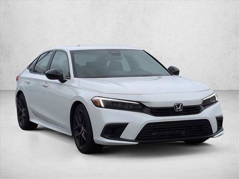 Used 2024 Honda Civic Sport image 3