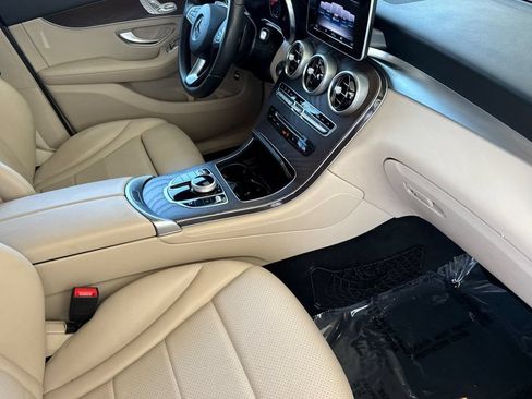 Used 2018 Mercedes-Benz GLC 300 image 19