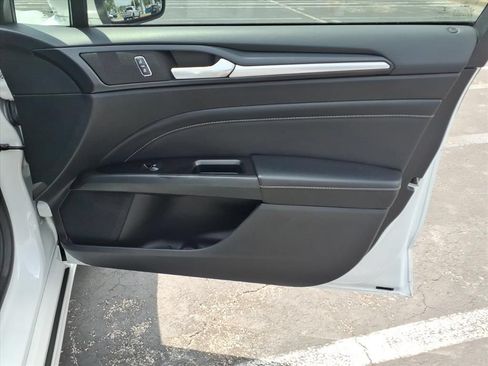 Used 2019 Ford Fusion Titanium FWD image 19