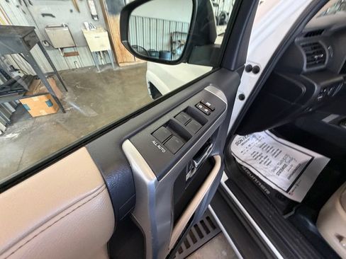 Used 2018 Toyota 4Runner SR5 Premium AWD/4WD image 11