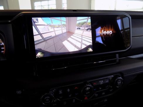New 2026 Jeep Gladiator Sport AWD/4WD image 17