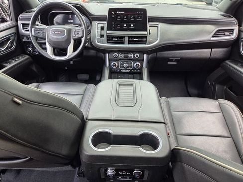 Used 2023 GMC Yukon XL SLT w/ Max Trailering Package AWD/4WD image 15