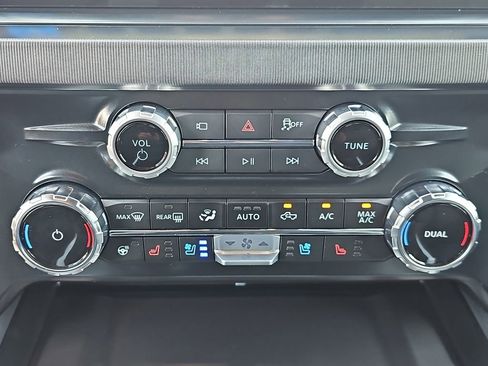 New 2026 Ford F350 Platinum w/ FX4 Off-Road Package image 20