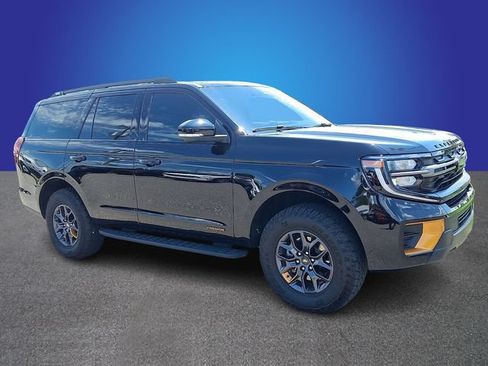 Used 2025 Ford Expedition Tremor AWD/4WD image 3
