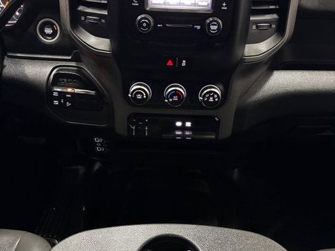 Used 2022 RAM 2500 Tradesman w/ Chrome Appearance Group AWD/4WD image 19